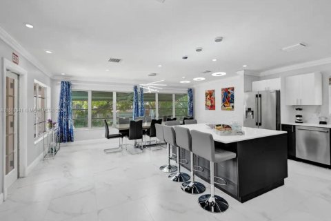 Casa en venta en Hollywood, Florida, 5 dormitorios, 203.36 m2 № 1729332 - foto 13