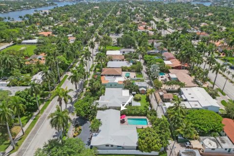 Casa en venta en Hollywood, Florida, 5 dormitorios, 203.36 m2 № 1729332 - foto 3