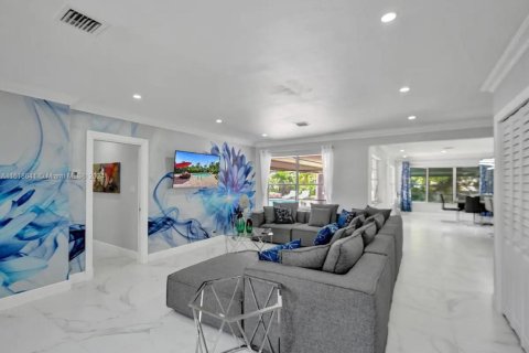 Casa en venta en Hollywood, Florida, 5 dormitorios, 203.36 m2 № 1729332 - foto 8