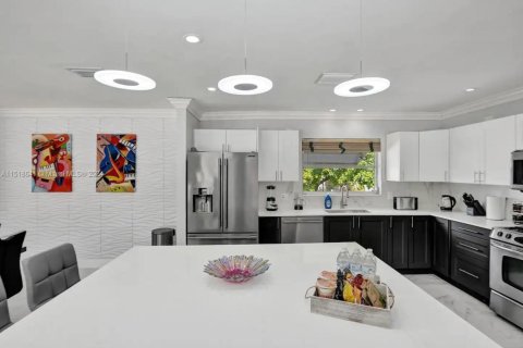 Casa en venta en Hollywood, Florida, 5 dormitorios, 203.36 m2 № 1729332 - foto 14