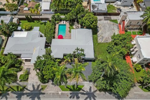Casa en venta en Hollywood, Florida, 5 dormitorios, 203.36 m2 № 1729332 - foto 5