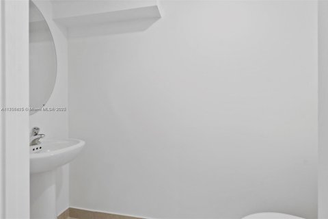 Townhouse in Homestead, Florida 3 bedrooms, 133.97 sq.m. № 1692233 - photo 12