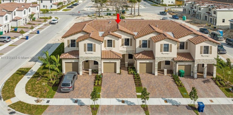 Townhouse in Homestead, Florida 3 bedrooms, 133.97 sq.m. № 1692233