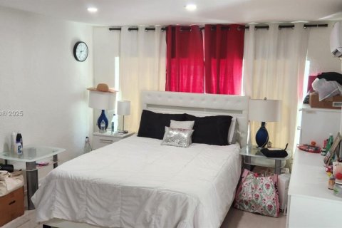 Casa en venta en Hollywood, Florida, 5 dormitorios, 140.47 m2 № 1790759 - foto 6