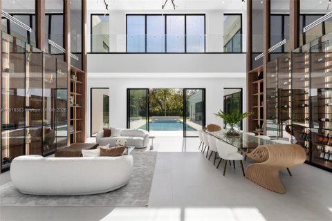 Villa ou maison à vendre à Miami, Floride: 6 chambres, 622.26 m2 № 1772578 - photo 2
