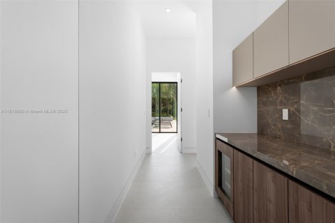 Villa ou maison à vendre à Miami, Floride: 6 chambres, 622.26 m2 № 1772578 - photo 20