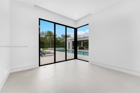 Villa ou maison à vendre à Miami, Floride: 6 chambres, 622.26 m2 № 1772578 - photo 21