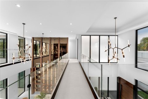 Villa ou maison à vendre à Miami, Floride: 6 chambres, 622.26 m2 № 1772578 - photo 23