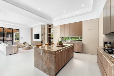 Villa ou maison à vendre à Miami, Floride: 6 chambres, 622.26 m2 № 1772578 - photo 3