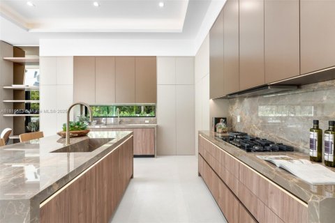Villa ou maison à vendre à Miami, Floride: 6 chambres, 622.26 m2 № 1772578 - photo 14