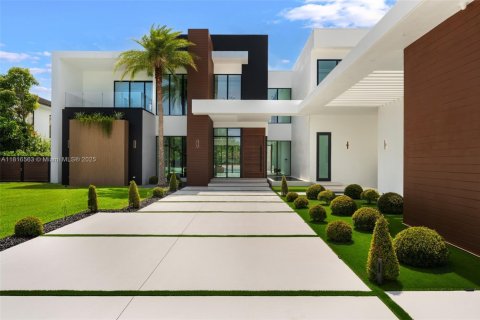 Villa ou maison à vendre à Miami, Floride: 6 chambres, 622.26 m2 № 1772578 - photo 7