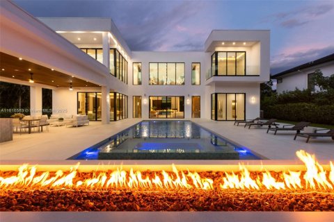Villa ou maison à vendre à Miami, Floride: 6 chambres, 622.26 m2 № 1772578 - photo 5