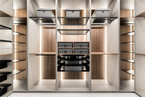 Villa ou maison à vendre à Miami, Floride: 6 chambres, 622.26 m2 № 1772578 - photo 28