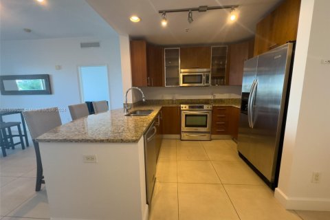 Condo in Hallandale Beach, Florida, 2 bedrooms  № 1864518 - photo 26