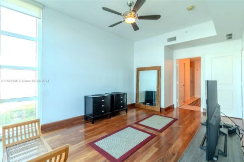 Condo in Hallandale Beach, Florida, 2 bedrooms  № 1864518 - photo 16