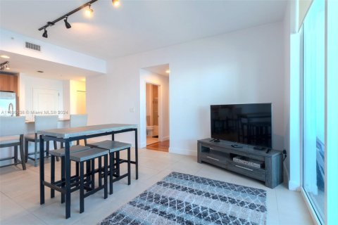 Condo in Hallandale Beach, Florida, 2 bedrooms  № 1864518 - photo 3