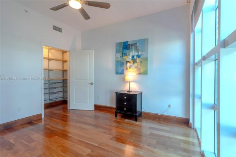 Condo in Hallandale Beach, Florida, 2 bedrooms  № 1864518 - photo 4