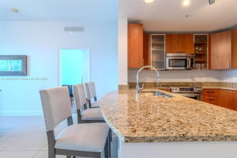 Condo in Hallandale Beach, Florida, 2 bedrooms  № 1864518 - photo 21