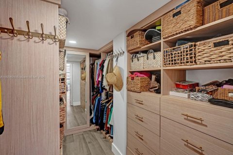 Купить кондоминиум в Халландейл-Бич, Флорида 2 спальни, 130.06м2, № 1958333 - фото 5