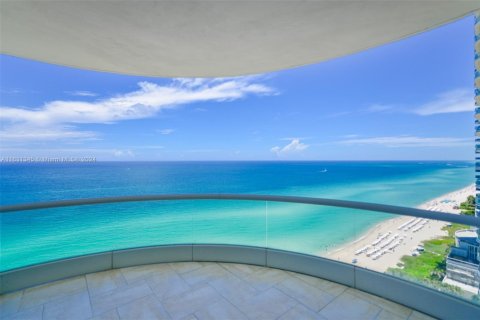 Condominio en alquiler en Sunny Isles Beach, Florida, 2 dormitorios, 207.64 m2 № 2010547 - foto 27
