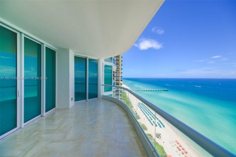 Condominio en alquiler en Sunny Isles Beach, Florida, 2 dormitorios, 207.64 m2 № 2010547 - foto 29