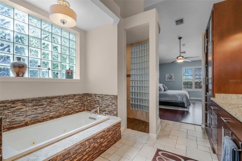Casa en venta en Oviedo, Florida, 4 dormitorios, 238.2 m2 № 1777492 - foto 24