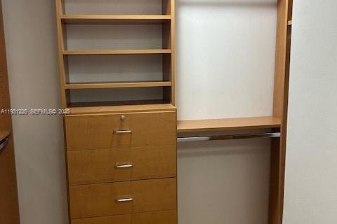 Снять в аренду кондоминиум в Серфсайд, Флорида 2 спальни, 110.55м2, № 2035259 - фото 14