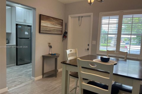 Copropriété à louer à Hallandale Beach, Floride: 1 chambre, 66.89 m2 № 2023305 - photo 10