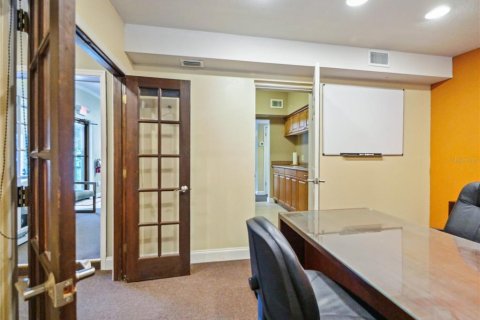 Commercial property in Winter Park, Florida 101.08 sq.m. № 2150965 - photo 13