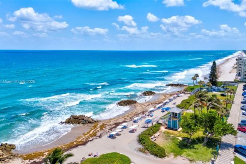 Condominio en venta en Deerfield Beach, Florida, 2 dormitorios, 123.19 m2 № 1727393 - foto 25