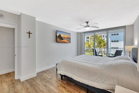 Condominio en venta en Deerfield Beach, Florida, 2 dormitorios, 123.19 m2 № 1727393 - foto 20