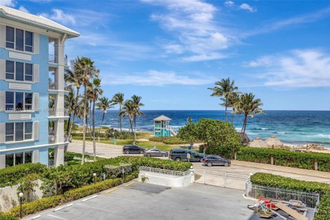 Condominio en venta en Deerfield Beach, Florida, 2 dormitorios, 123.19 m2 № 1727393 - foto 19
