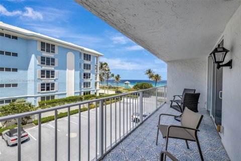 Condominio en venta en Deerfield Beach, Florida, 2 dormitorios, 123.19 m2 № 1727393 - foto 23