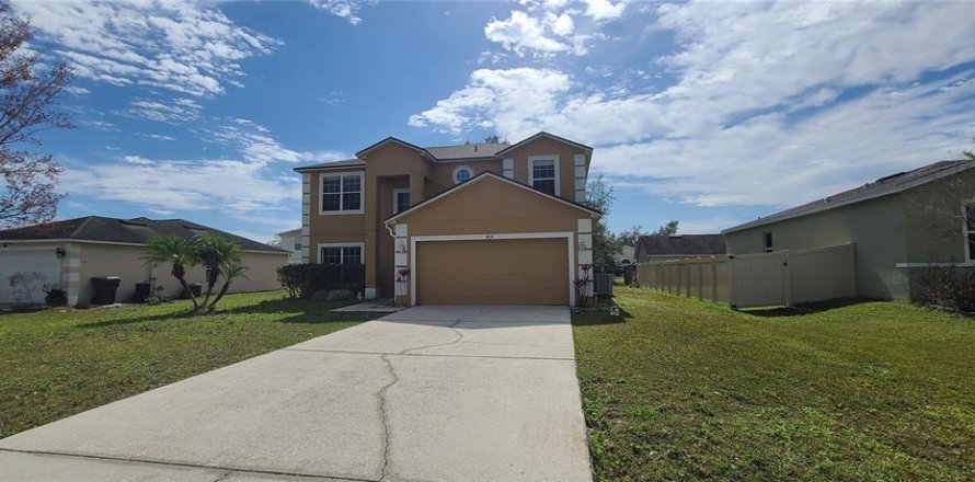 Casa en Kissimmee, Florida 4 dormitorios, 196.3 m2 № 1820669
