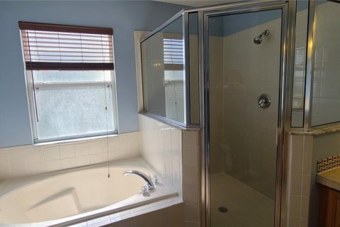 Casa en alquiler en Kissimmee, Florida, 4 dormitorios, 196.3 m2 № 1820669 - foto 17