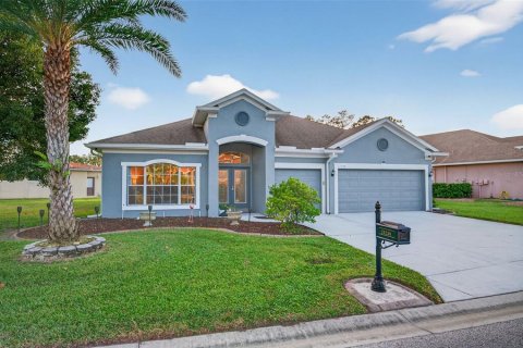 Villa ou maison à New Port Richey, Floride 4 chambres, 246.66 m2 № 2096662