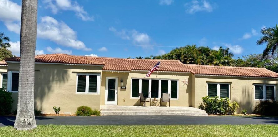 Casa en Hollywood, Florida 4 dormitorios, 210.05 m2 № 1163114
