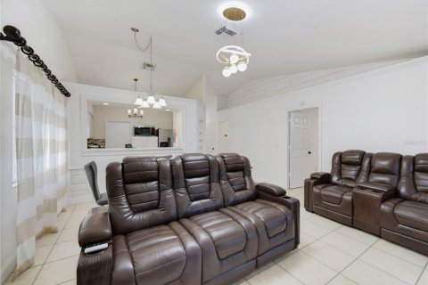 Duplex in Orlando, Florida 2 bedrooms, 91.14 sq.m. № 2364883 - photo 23
