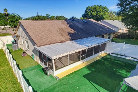 Duplex in Orlando, Florida 2 bedrooms, 91.14 sq.m. № 2364883 - photo 17
