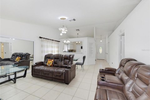 Duplex in Orlando, Florida 2 bedrooms, 91.14 sq.m. № 2364883 - photo 24