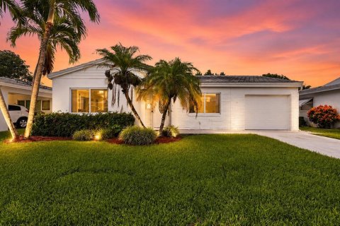 House in Tamarac, Florida 2 bedrooms, 111.85 sq.m. № 2317780
