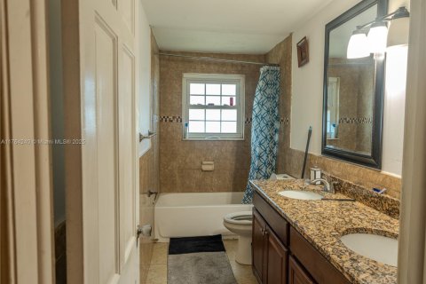 House in Boynton Beach, Florida 4 bedrooms, 173.45 sq.m. № 1861612 - photo 20