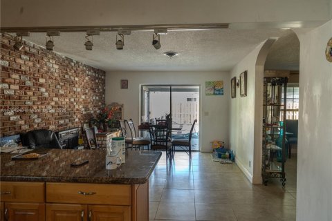 House in Boynton Beach, Florida 4 bedrooms, 173.45 sq.m. № 1861612 - photo 12