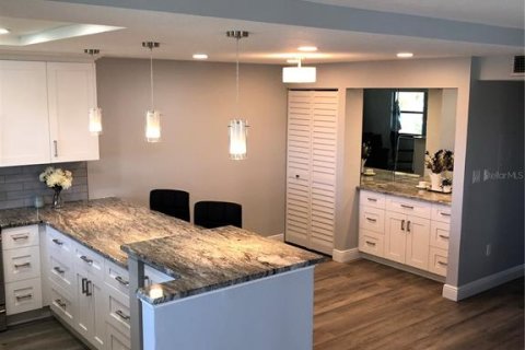 Condominio en alquiler en Treasure Island, Florida, 2 dormitorios, 91.51 m2 № 2199050 - foto 12