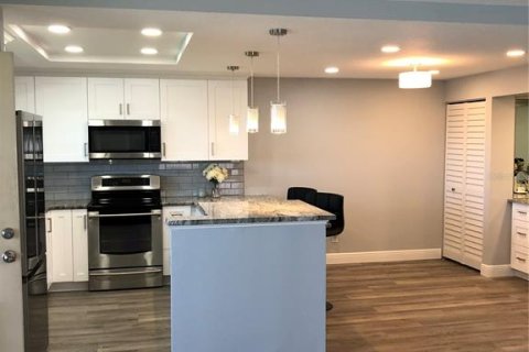 Condominio en alquiler en Treasure Island, Florida, 2 dormitorios, 91.51 m2 № 2199050 - foto 11