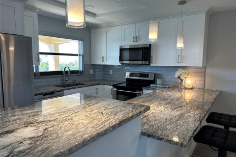 Condominio en alquiler en Treasure Island, Florida, 2 dormitorios, 91.51 m2 № 2199050 - foto 3