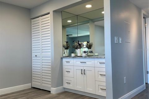 Condominio en alquiler en Treasure Island, Florida, 2 dormitorios, 91.51 m2 № 2199050 - foto 17