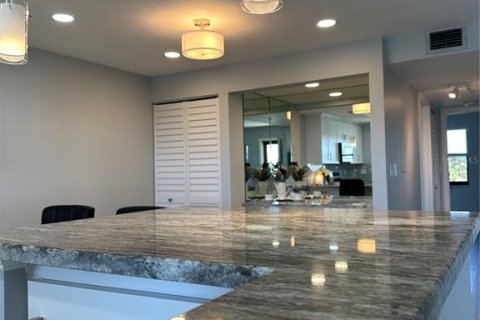 Condominio en alquiler en Treasure Island, Florida, 2 dormitorios, 91.51 m2 № 2199050 - foto 13