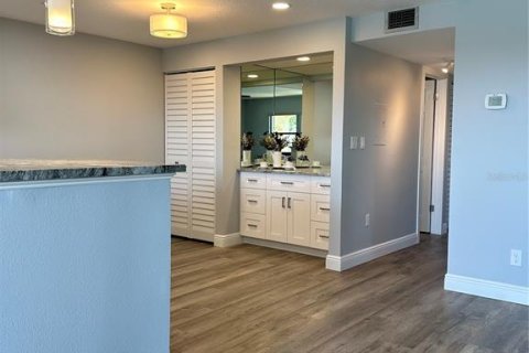 Condominio en alquiler en Treasure Island, Florida, 2 dormitorios, 91.51 m2 № 2199050 - foto 16