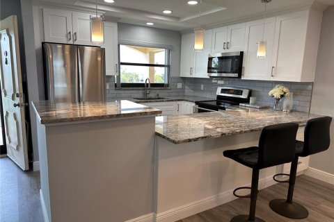Condominio en alquiler en Treasure Island, Florida, 2 dormitorios, 91.51 m2 № 2199050 - foto 4